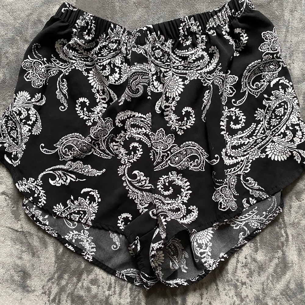High-Waisted light shorts